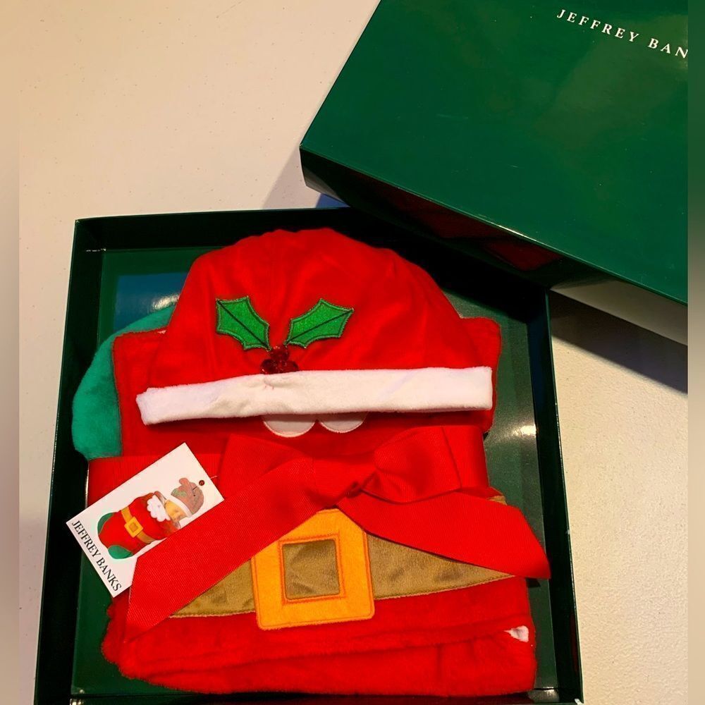 𝅺🎅🏼💚❤️💚ADORABLE Infant Swaddle and Hat❤️💚BRAND NEW-Boxed set